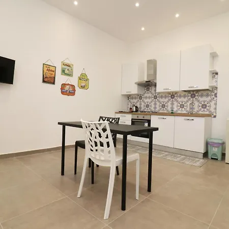 Fly Zone Capodichino Apartment Neapel